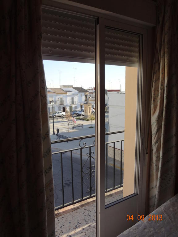 Hostal San Pedro Sanlúcar la Mayor Zewnętrze zdjęcie